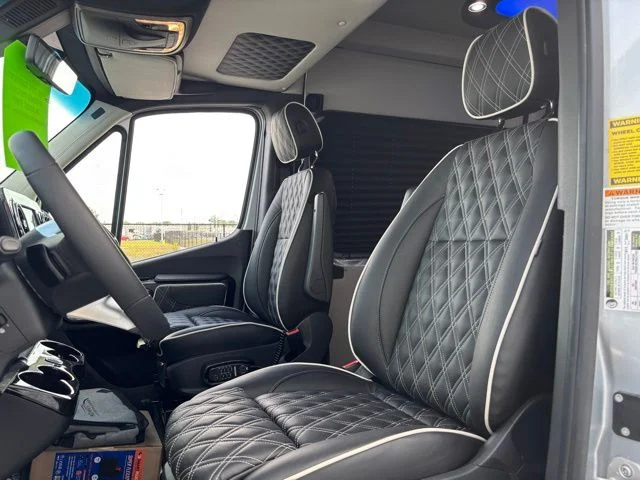 New 2027 Silver Mercedes-Benz Discovery Touring image 16