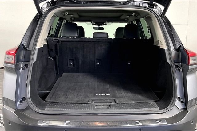 Used 2022 Gray Nissan SV image 29