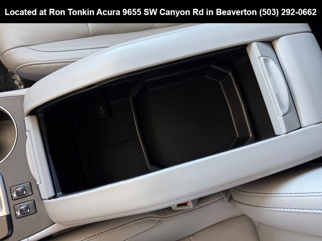 Used 2016 Blizzard Pearl Toyota XLE V6 image 25