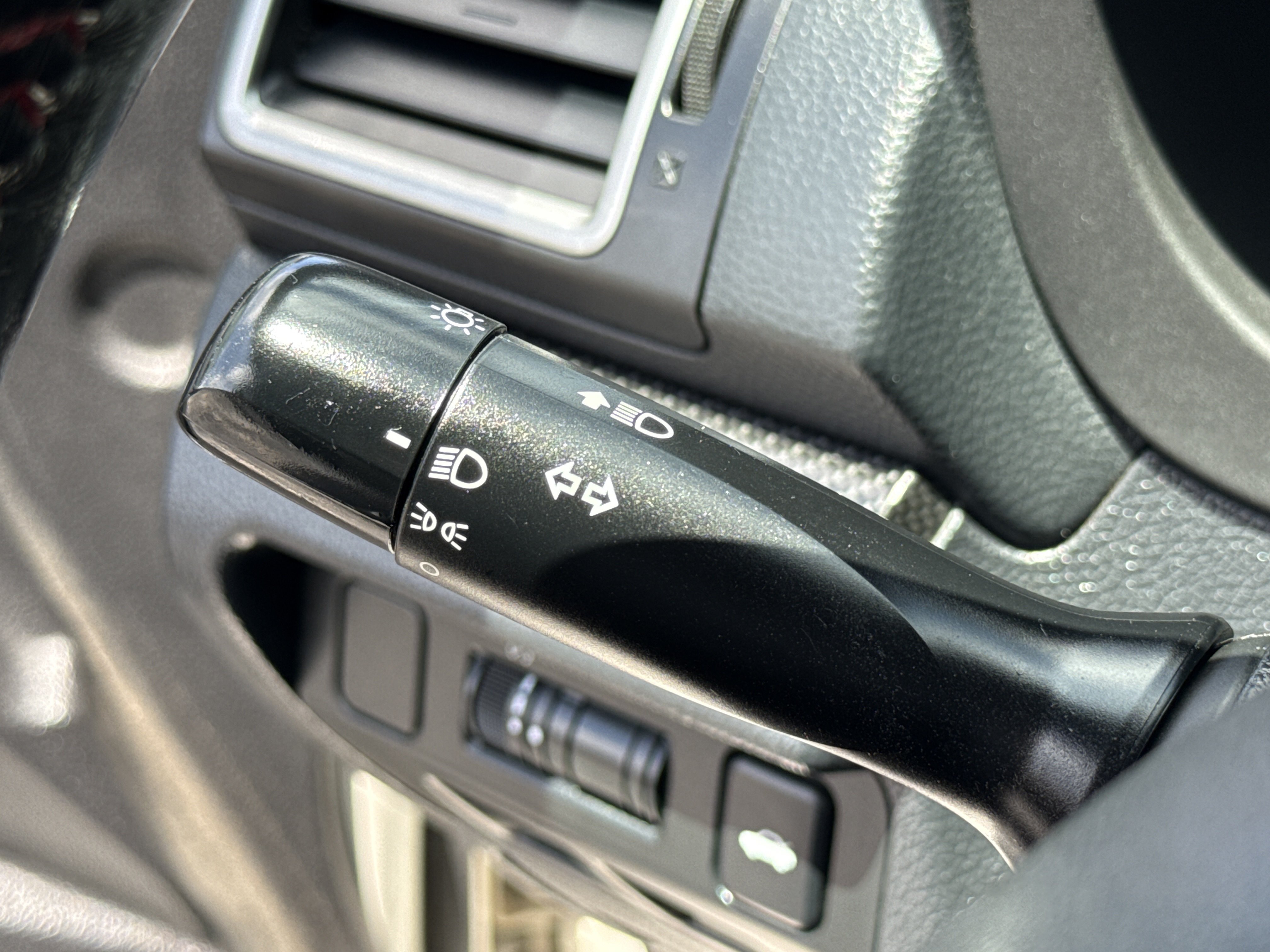 Used 2018 Crystal White Pearl Subaru Base image 38