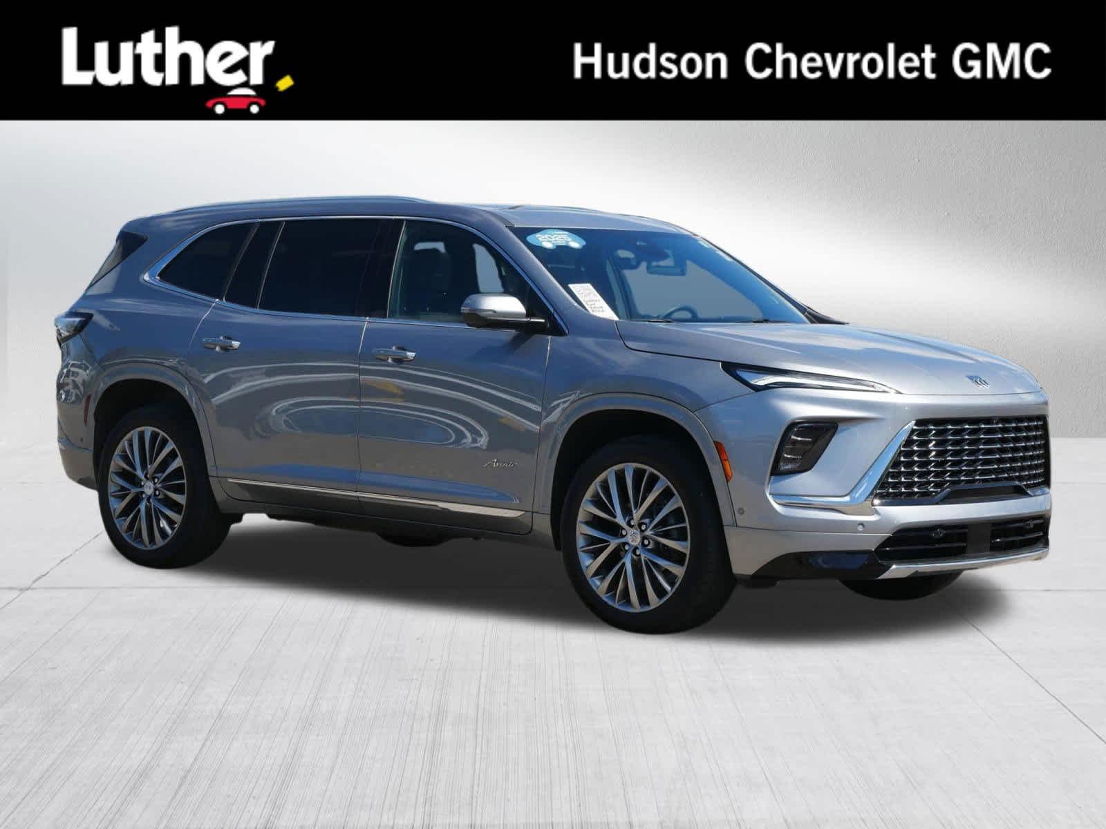 2025 Buick Enclave Avenir AWD's photo
