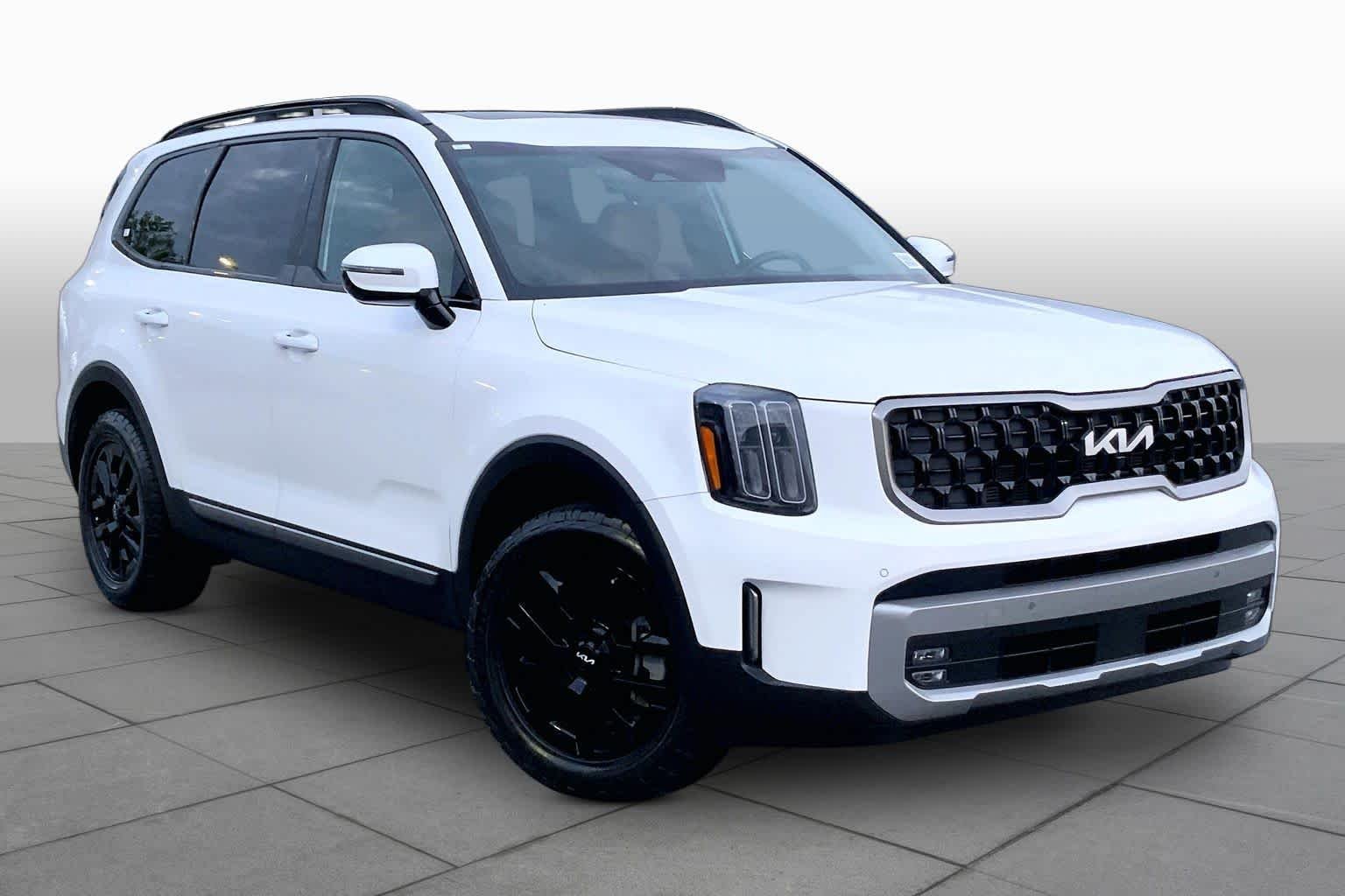 Used 2023 Glacial White Pearl Kia SX Prestige X-Pro image 3