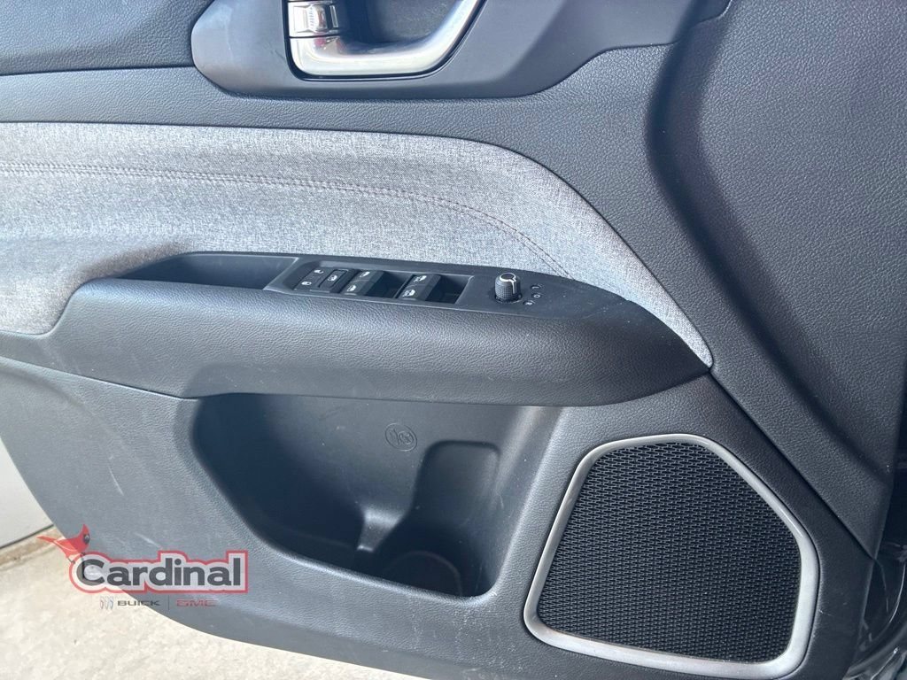 Used 2024 Gray Jeep Latitude Lux image 21