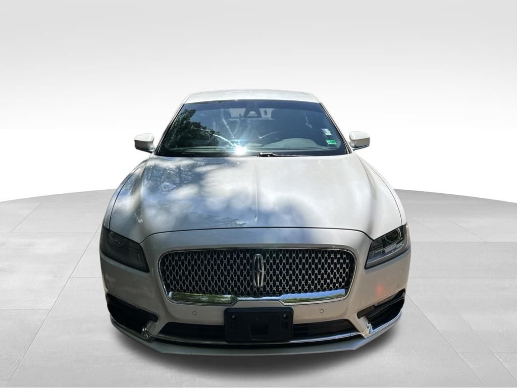 Used 2017 White Lincoln Select image 9