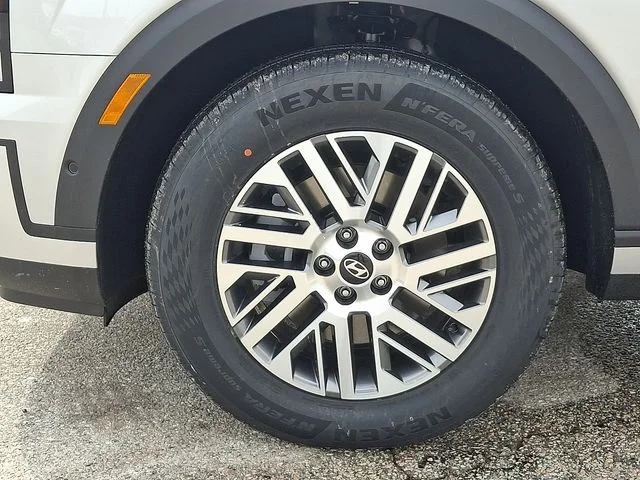 New 2026 Silver Hyundai SEL Premium image 23