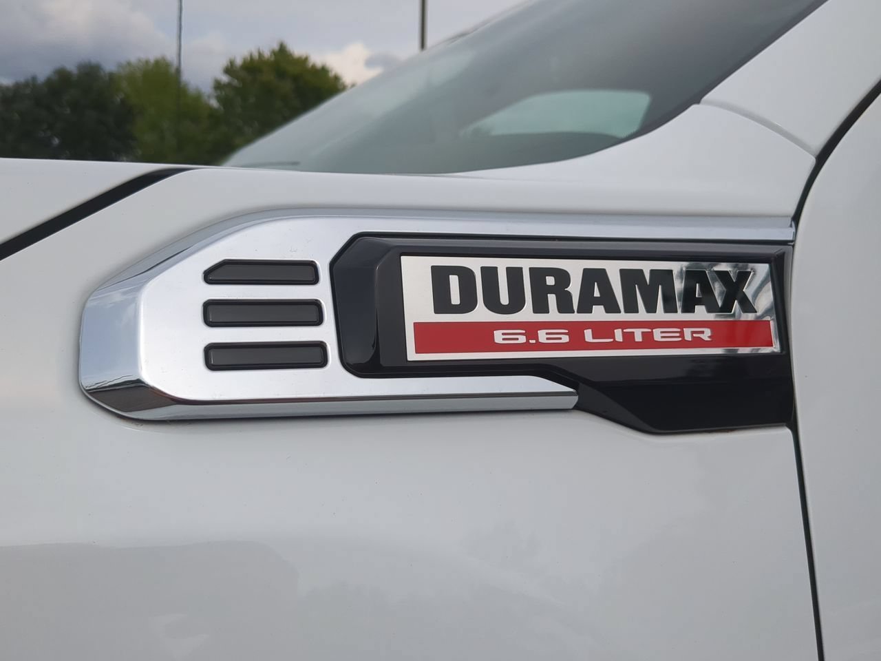 New 2026 Summit White GMC Denali DRW image 33