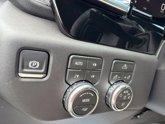 New 2026 Onyx Black GMC Elevation image 25
