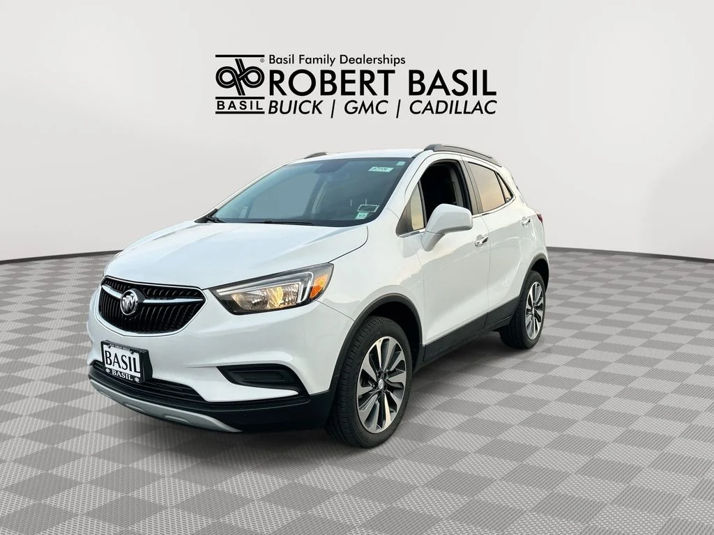 Used 2022 White Buick Preferred image 4