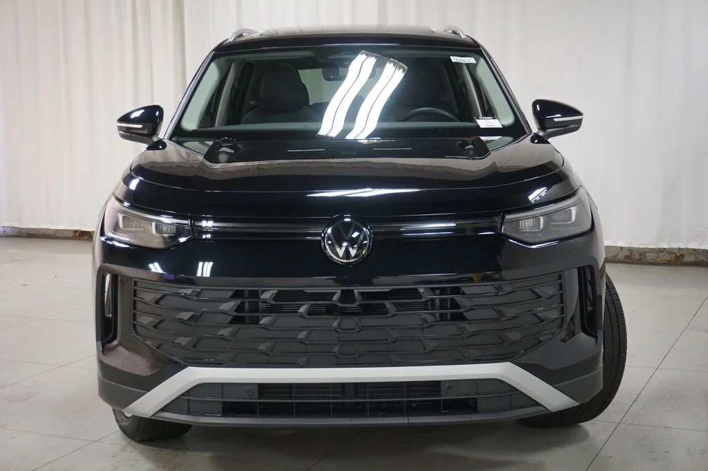 New 2026 Deep Black Volkswagen 2.0T SE image 5
