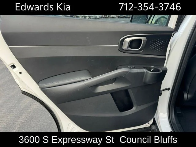 2025 Kia Sorento S - Photo 15