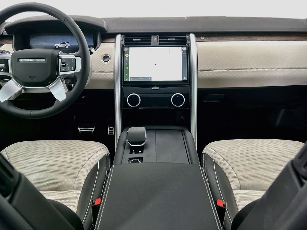 Used 2024 Fuji White Land Rover Dynamic SE image 13