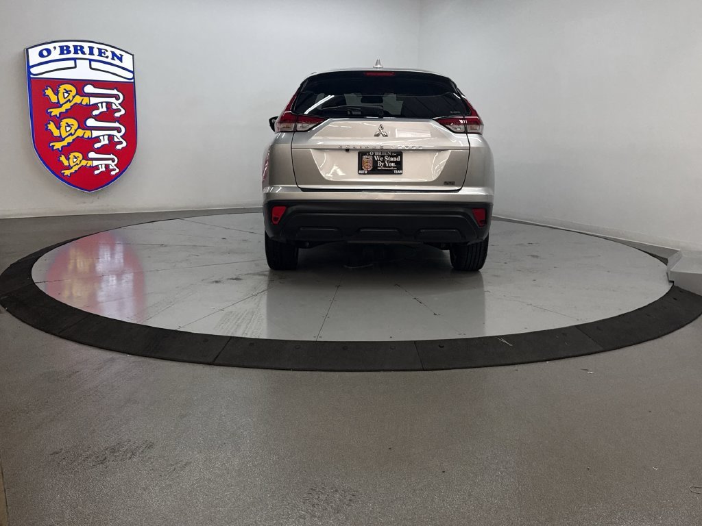 Used 2023 Silver Mitsubishi LE image 11