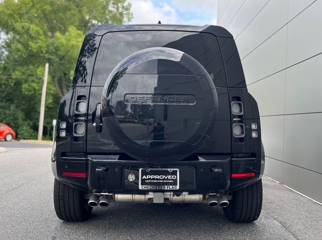 Used 2025 Santorini Black Metallic Land Rover V8 image 12