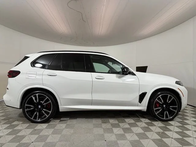 Used 2024 White BMW M60i image 8