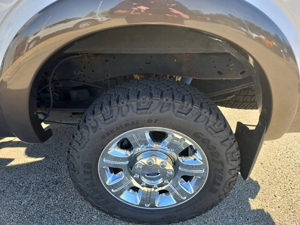 Used 2015 White Ford Lariat image 11