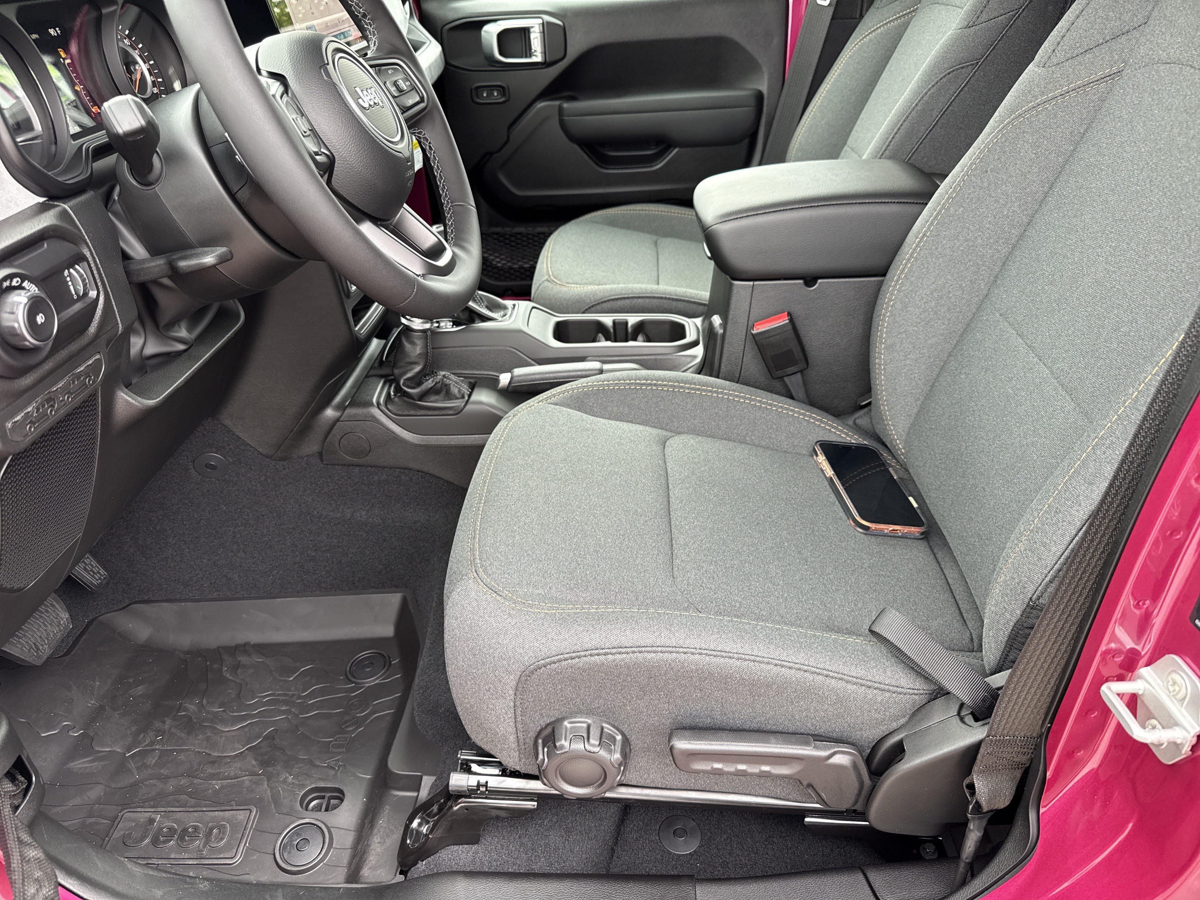 New 2026 Tuscadero Pearlcoat Jeep Sport S image 9