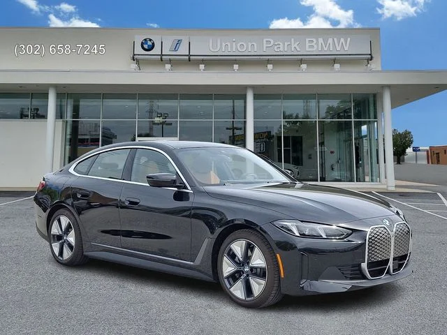 New 2026 Black Sapphire Metallic BMW xDrive40 image 3