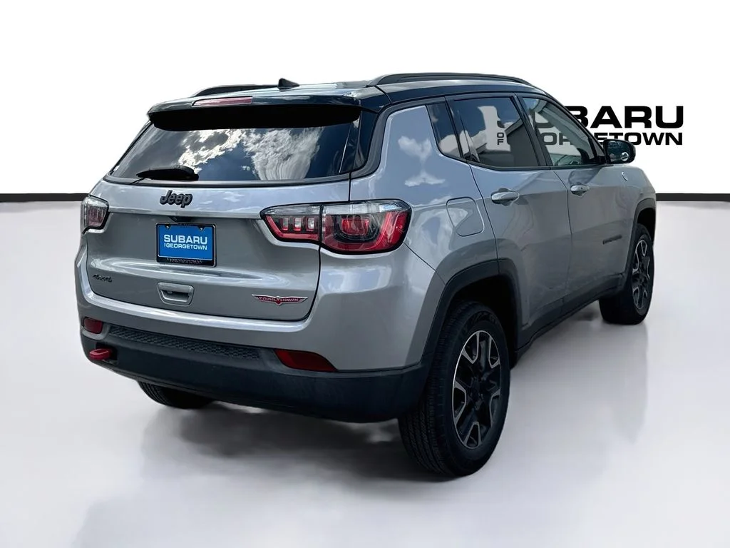 Used 2019 Silver Jeep Trailhawk image 7