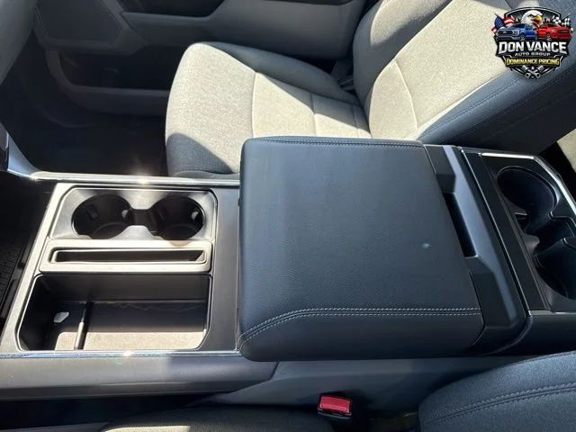 New 2025 Oxford White Ford XLT image 18