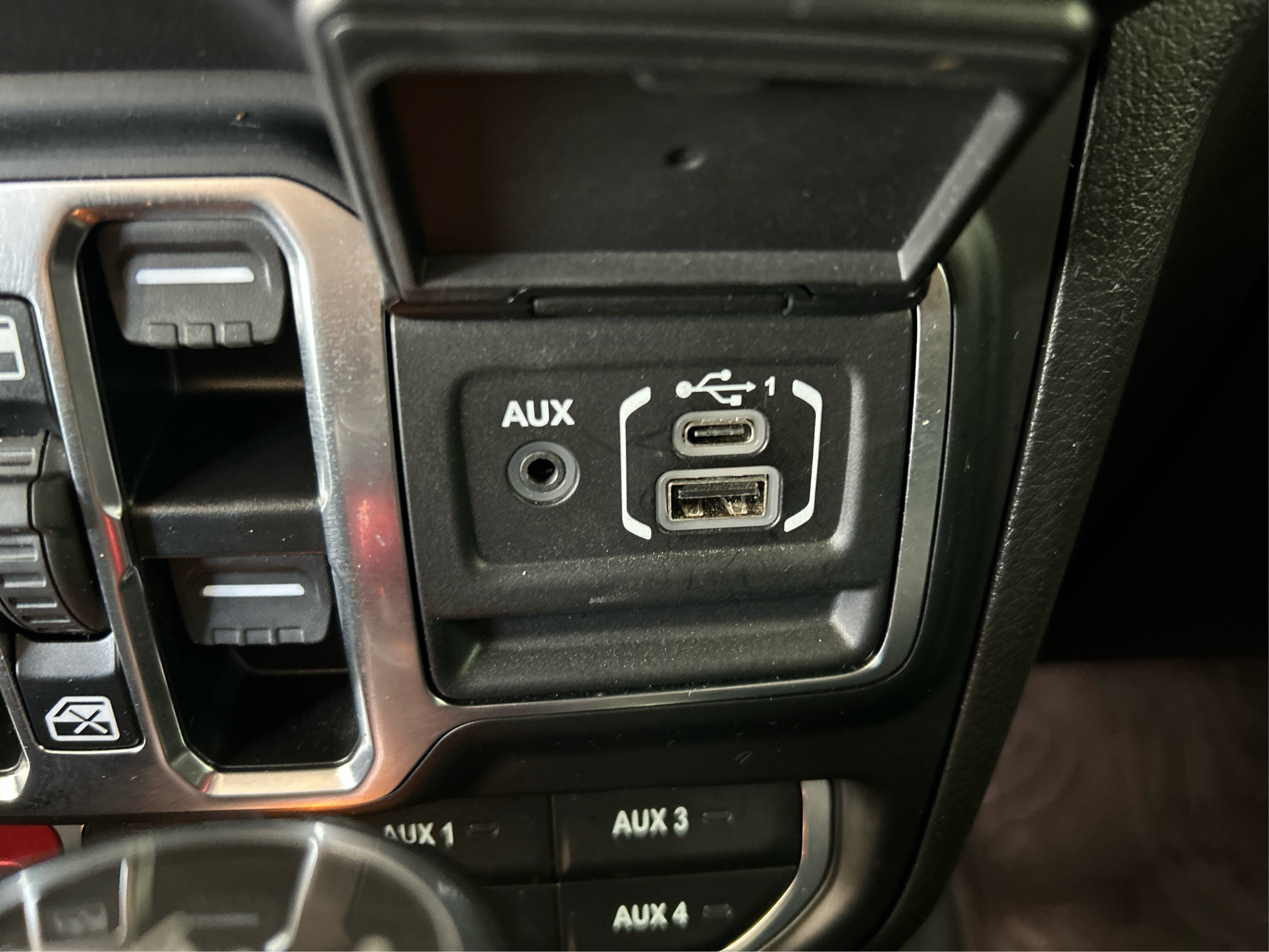 Used 2024 White Jeep Rubicon image 33