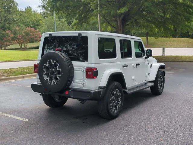 New 2025 Bright White Clear-Coat Exterior Paint Jeep Sahara image 5