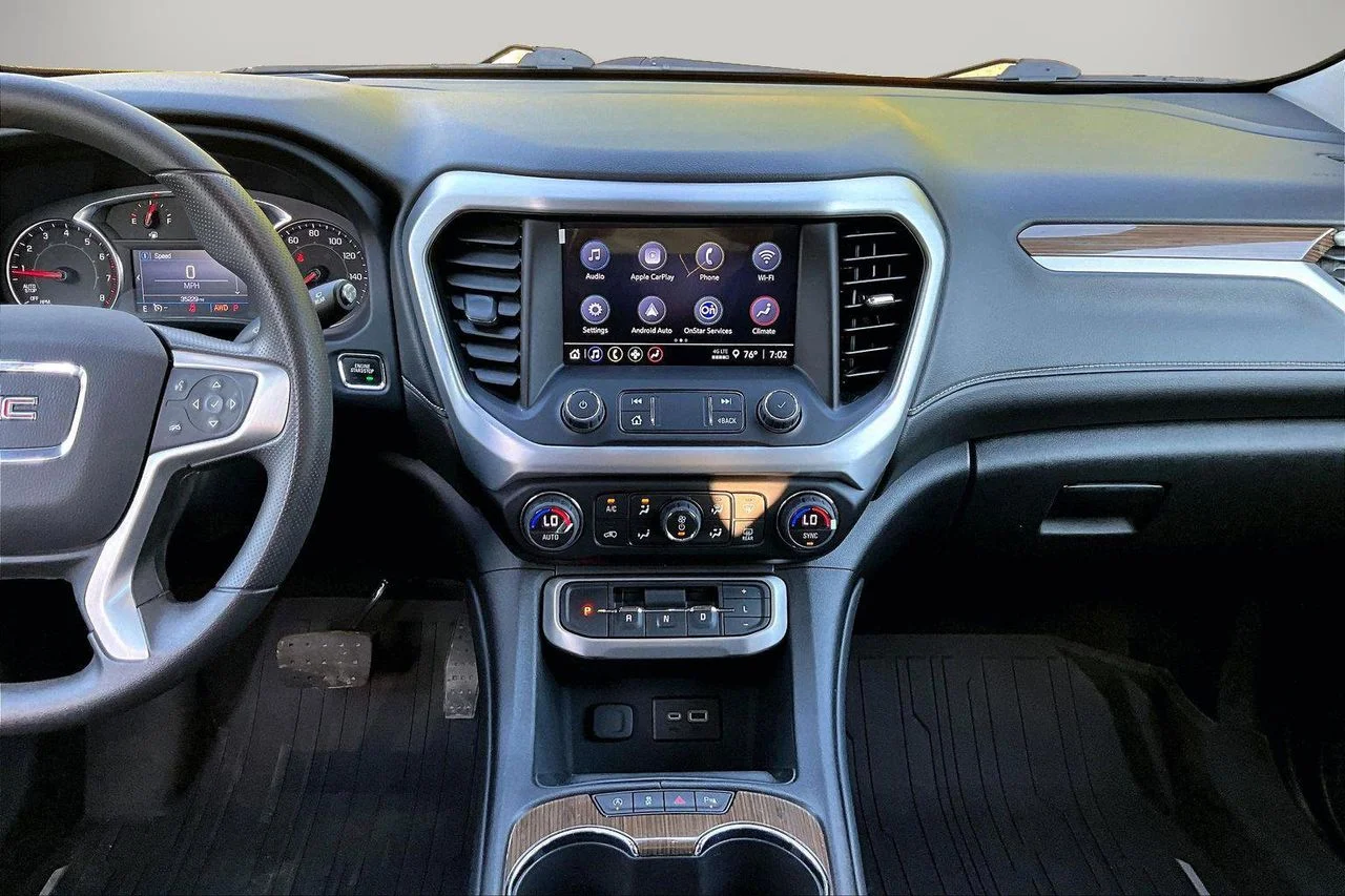 Used 2023 Black GMC SLE image 12