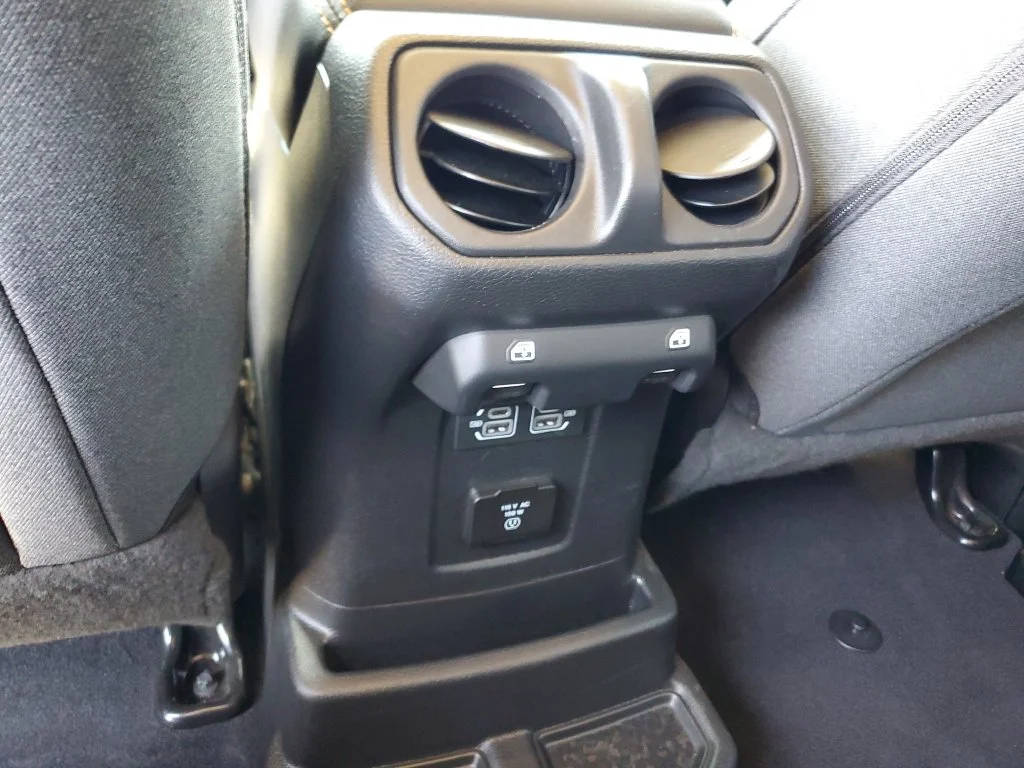 Used 2025 Gray Jeep Sahara 4xe image 17