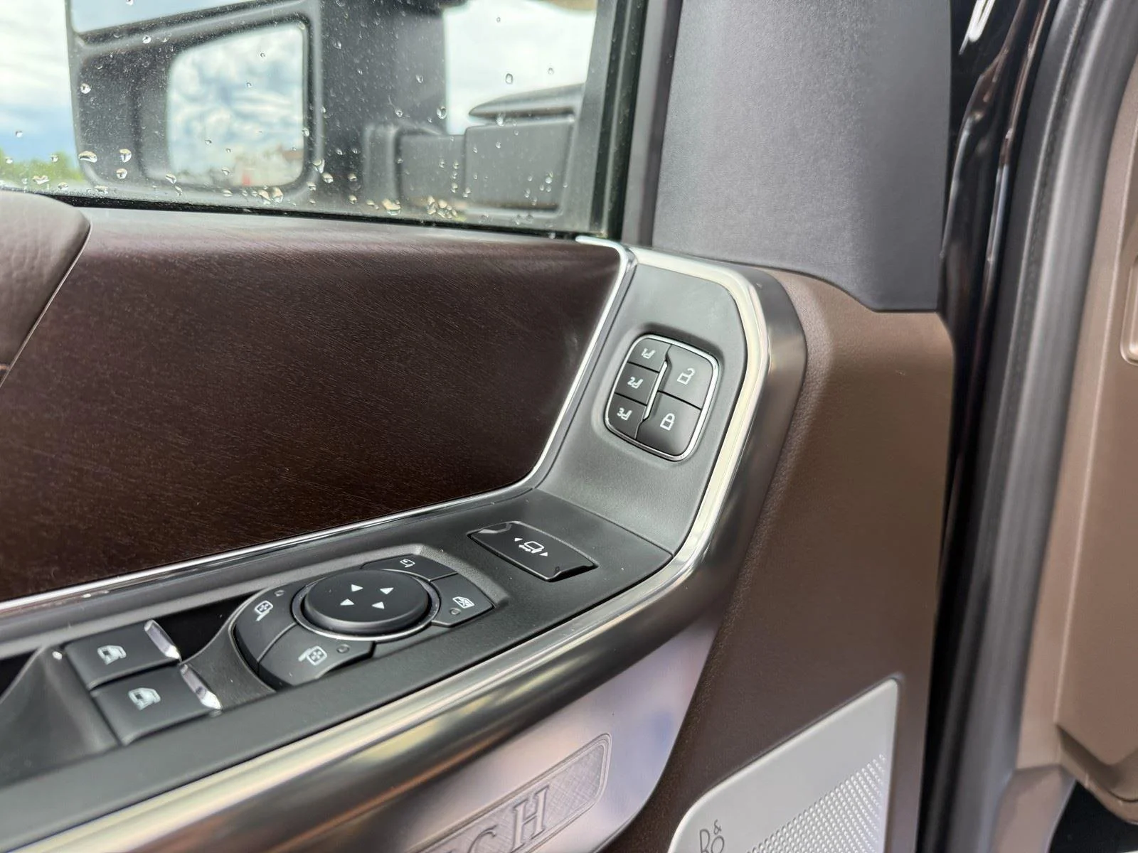 New 2026 Agate Black Metallic Ford F-250® King Ranch® image 14