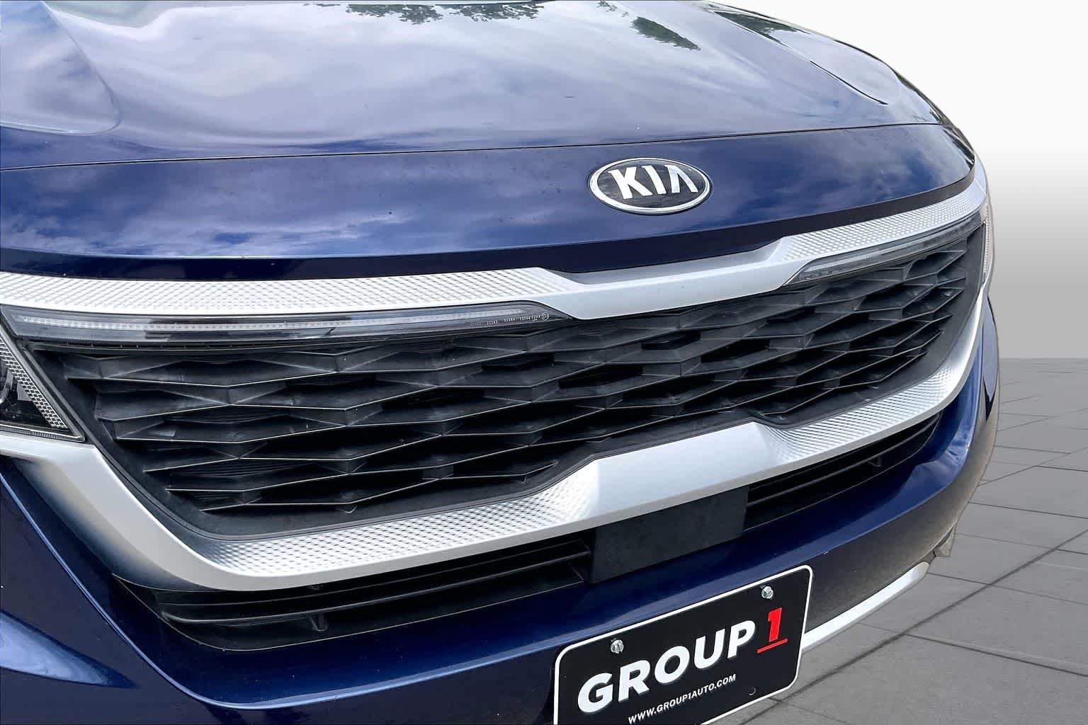 Used 2021 Dark Ocean Blue/White Roof Kia SX image 30