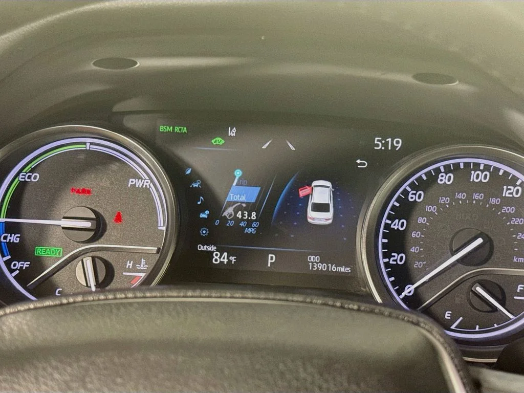 Used 2021 Wind Chill Pearl Toyota Hybrid XLE image 12
