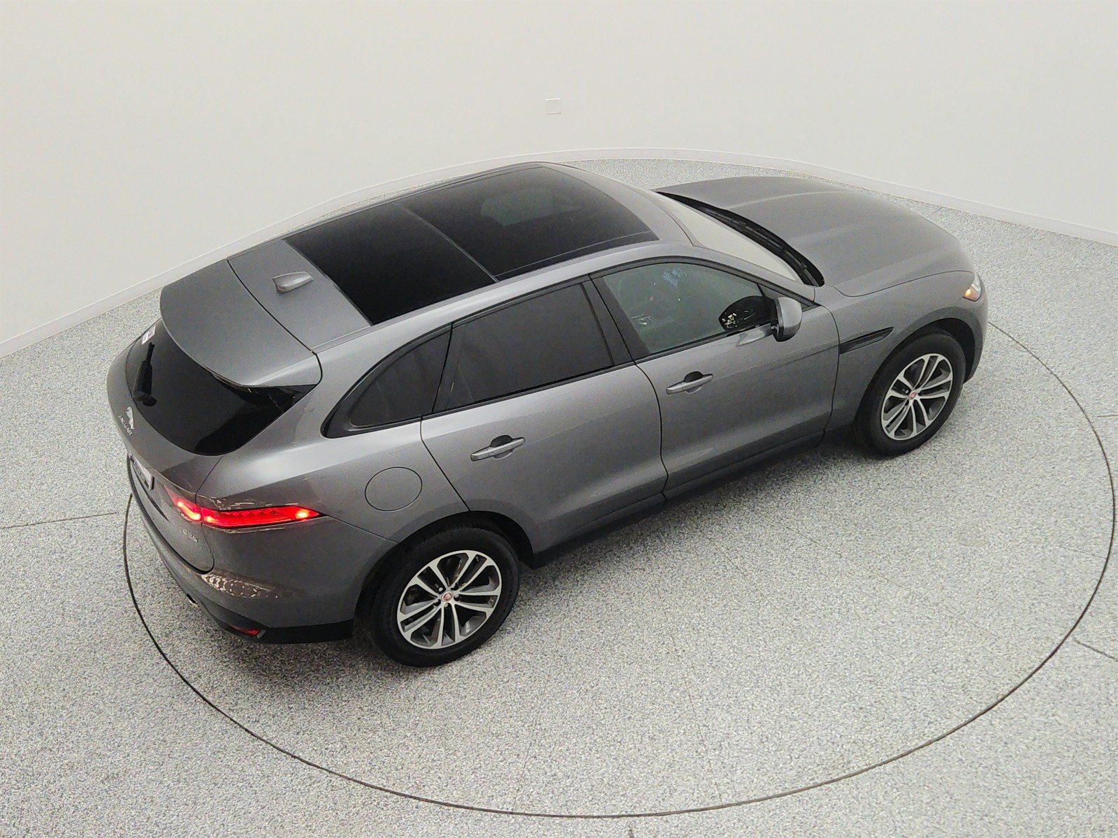 Used 2018 Corris Grey Metallic Jaguar 25t Prestige AWD image 26