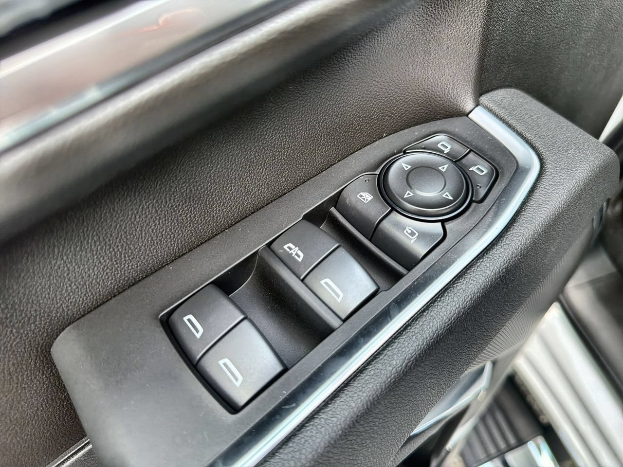 New 2026 Summit White GMC SLE image 19