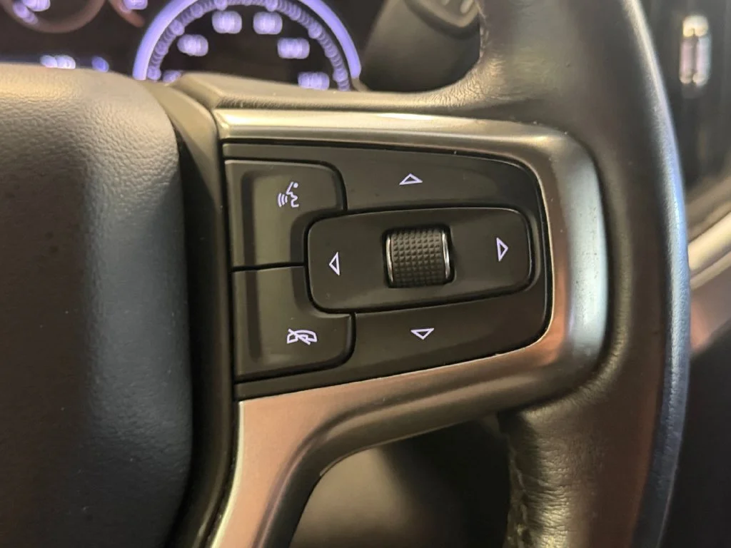 Used 2020 SATIN STEEL METALLIC Chevrolet LT image 31