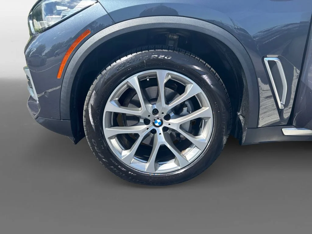 Used 2022 Gray BMW xDrive40i image 16