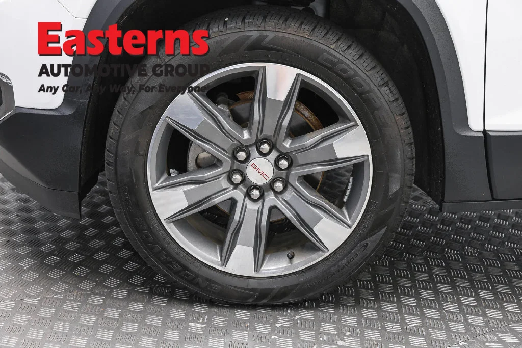 Used 2018 White GMC SLT-2 image 38