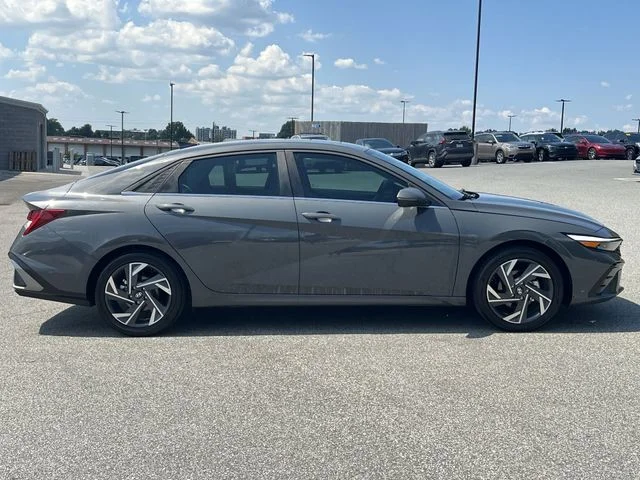Used 2025 Gray Hyundai Limited image 14