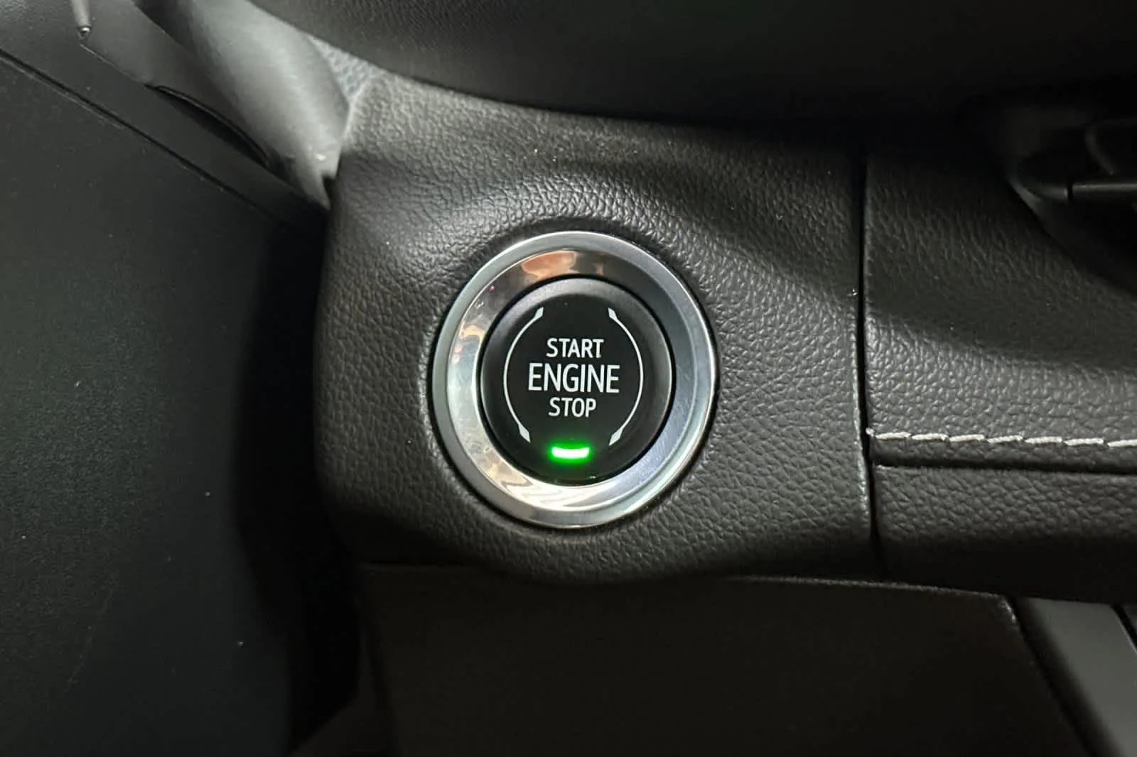 Certified Used 2022 Summit White Buick Essence image 22