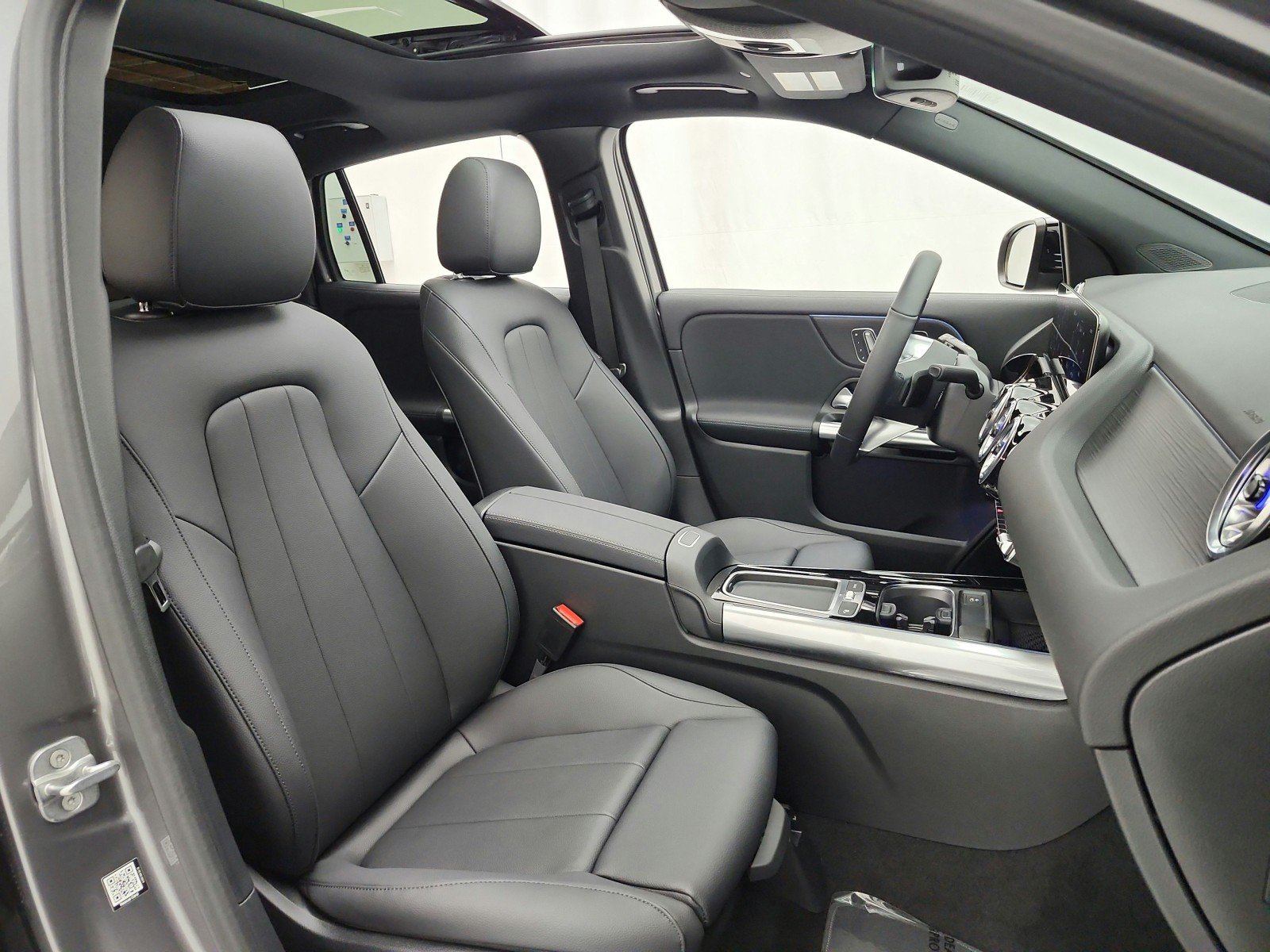 New 2026 Mountain Grey Metallic Mercedes-Benz GLA 250 SUV image 15