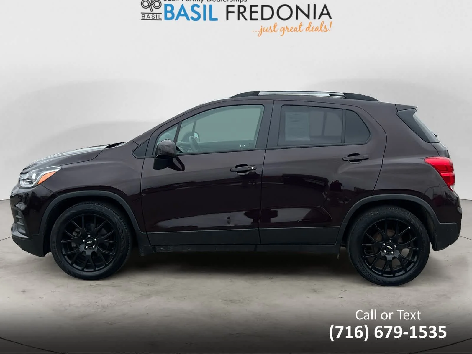 Used 2022 Chevrolet Trax LT with VIN KL7CJLSM3NB565007 for sale in Fredonia, NY