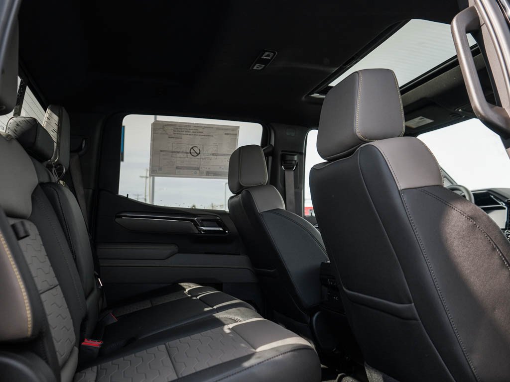 2026 Chevrolet Silverado 1500 ZR2 - Photo 9