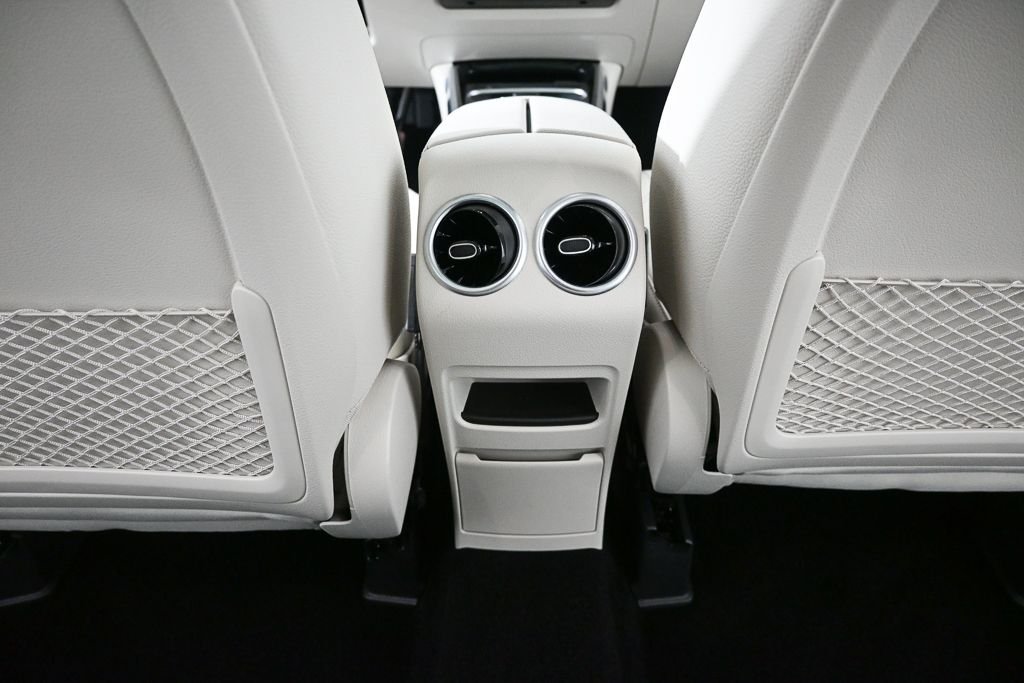 Used 2026 White Mercedes-Benz GLB 250 image 18