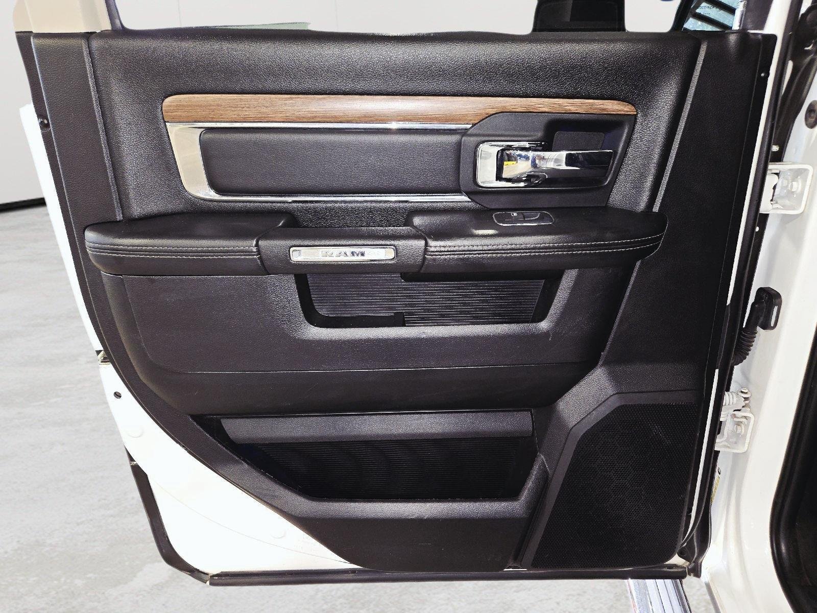 Used 2016 Bright White Clearcoat Ram Laramie image 39