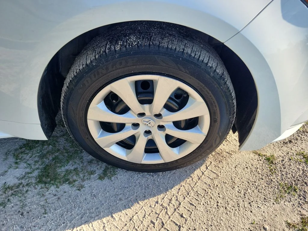 Used 2024 Ice Toyota LE image 7