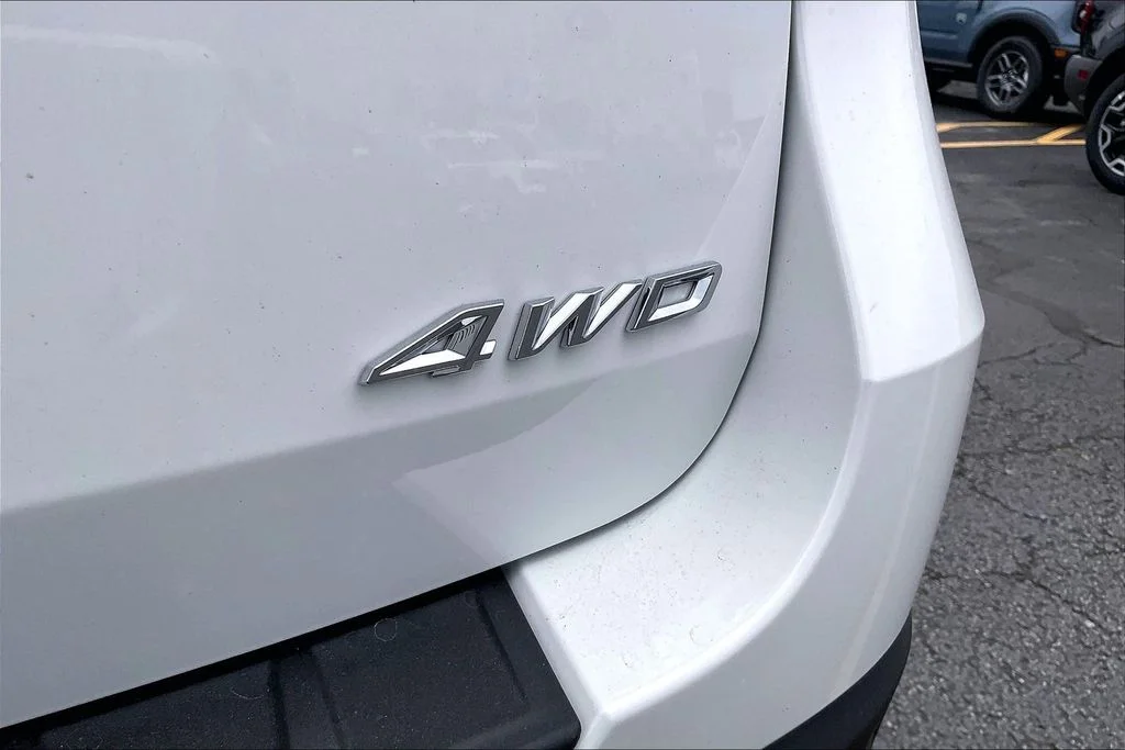 New 2026 Star White Metallic Tri-Coat Ford Platinum™ image 7