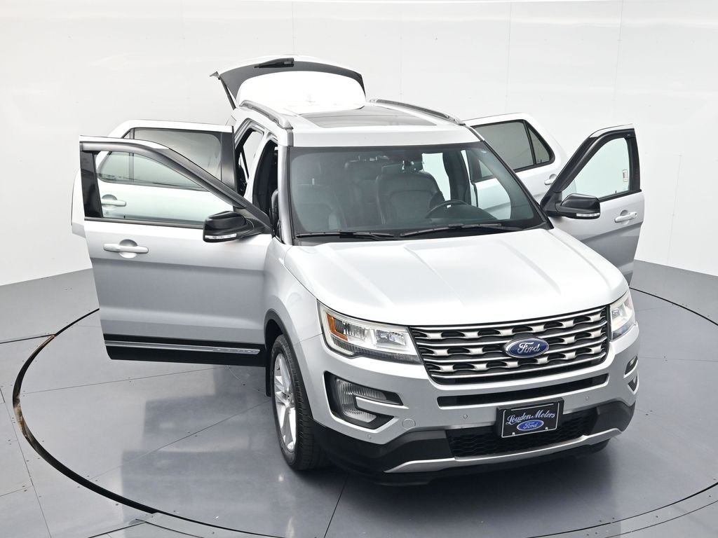 Used 2017 Ingot Silver Ford XLT image 53
