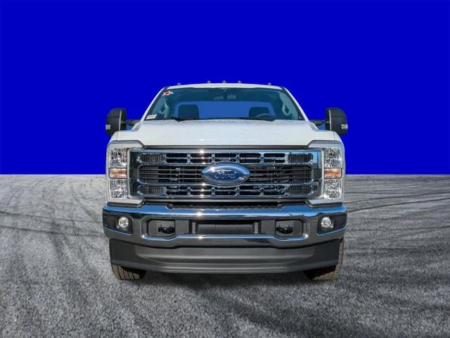 2026 Ford F-350 Super Duty Chassis Cab XL - Photo 9
