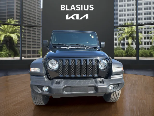 Used 2020 Black Jeep Unlimited Sport Altitude image 8