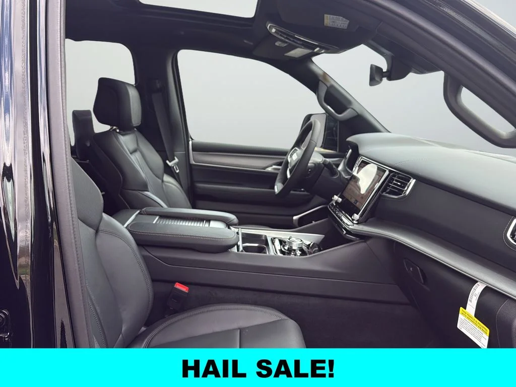 New 2026 High Gloss Black Exterior Paint Jeep Limited Reserve image 15
