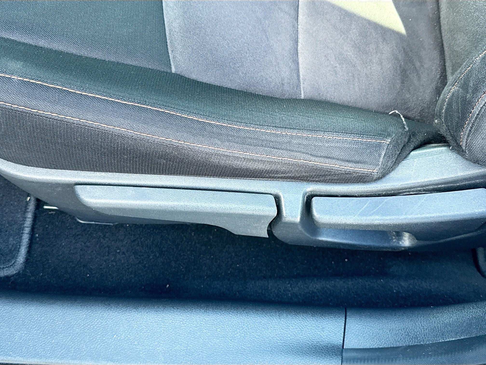Used 2021 Electric Blue Metallic Nissan SR image 19