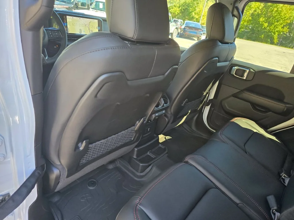 New 2027 White Jeep Rubicon X image 25